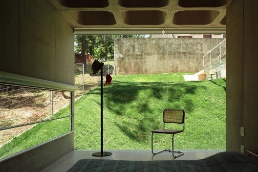 Casa Mariante, Aldeia da Serra, São Paulo. MMBB Arquitetos, 2001-2002<br />Foto Nelson Kon