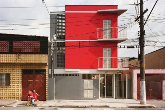 Cohab Pedro Facchini, São Paulo, Cohab. Arquitetos Marcelo Barbosa e Jupira Corbucci<br />
Foto divulgação ” /></span><span class=
