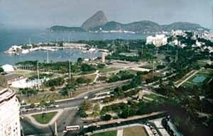 Vista del Aterro de Flamengo. <br />Foto Roberto Segre