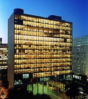 Ministério da Educação e Saúde, atual Palácio Gustavo Capanema, arquiteto Lúcio Costa e equipe, Rio de Janeiro, 1936<br />Foto Nelson Kon
