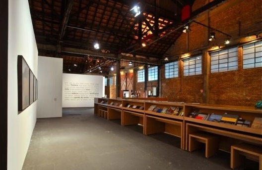 Território de Contato, módulo 1, Cao Guimarães e Brasil Arquitetura. Curadoria Marta Bogéa e Abilio Guerra<br />Foto Juan Guerra 