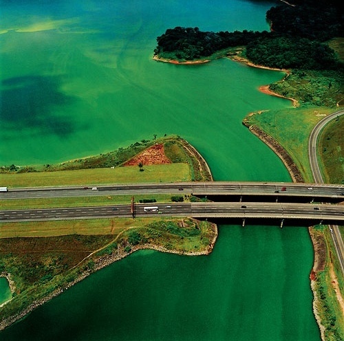 Rodovia Imigrantes e Represa Billings<br />Foto Nelson Kon