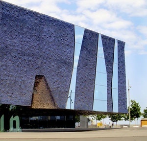 Edificio del Fórum, Diagonal Mar, Barcelona. Arquitectos Herzog & de Meuron
