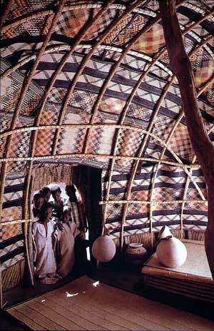 Figura 05 – Tenda Fulani no Oeste daÁfrica [www.arch.mcgill.ca]