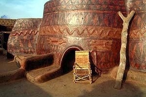 Figura 08 – Burkina Fasso, habitações Gurunsi [www.danheller.com]