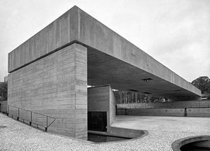 Museu Brasileiro da Escultura, São Paulo. Arquiteto Paulo Mendes da Rocha, 1988<br />Foto Nelson Kon