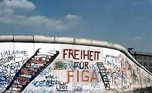Ensaio sobre o muro de Berlin, 1985<br />Foto de João Diniz