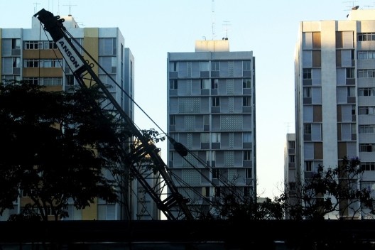 Obra em terreno da Avenida Paulista: um dos muitos eventos provocadores de ruído<br />Foto Abilio Guerra