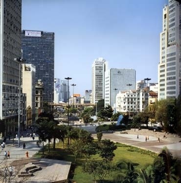 Vista diurna do Vale do Anhangabaú<br />Foto Nelson Kon 