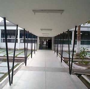 Detalhe passarela hospital<br />Foto atual de Alexandre Pessoa