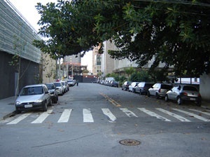 Sob a rua Caetano Velasco corre o Uberaba<br />Foto Vladimir Bartalini