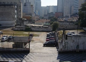 Entre as ruas Abolição e Jaceguai, o ribeirão Bexiga<br />Foto Vladimir Bartalini