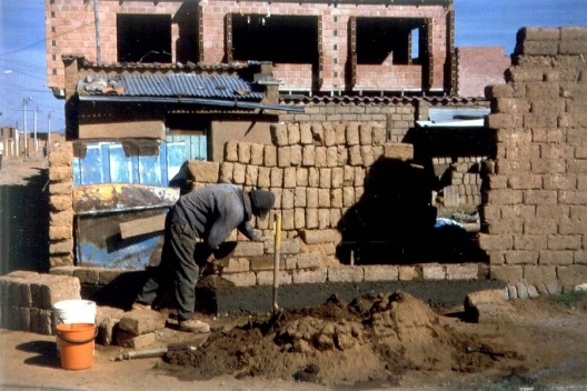 Construção em adobe