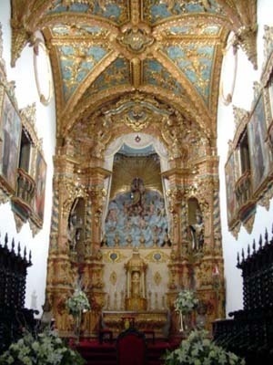 Altar-mor da basílica do Carmo, Recife, 1767<br />Foto do autor, 2004