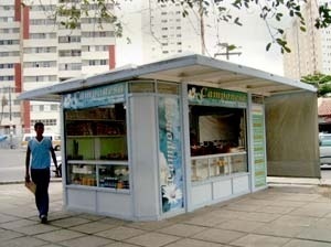 Figura 9 – Quiosque aproveitando o modelo alveolado, no bairro do Imbuí<br />Foto do autor