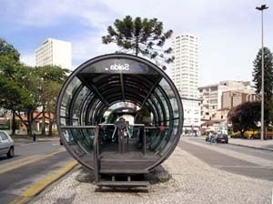 Figura 12 – O módulo “Ligeirinho” de Curitiba<br />Foto da arq. Anna Elisa Finger