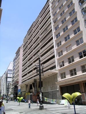 Figura 1 – Edifício e Galeria Califórnia – fachada para a Rua Barão de Itapetininga