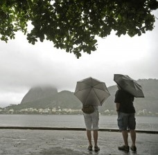 Lei proposta por Crivella permite a urbanização dos morros cariocas