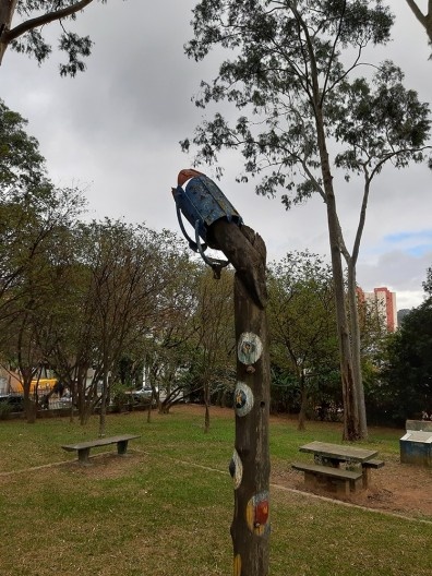 Vestígios da ludo-escultura de Elvira de Almeida